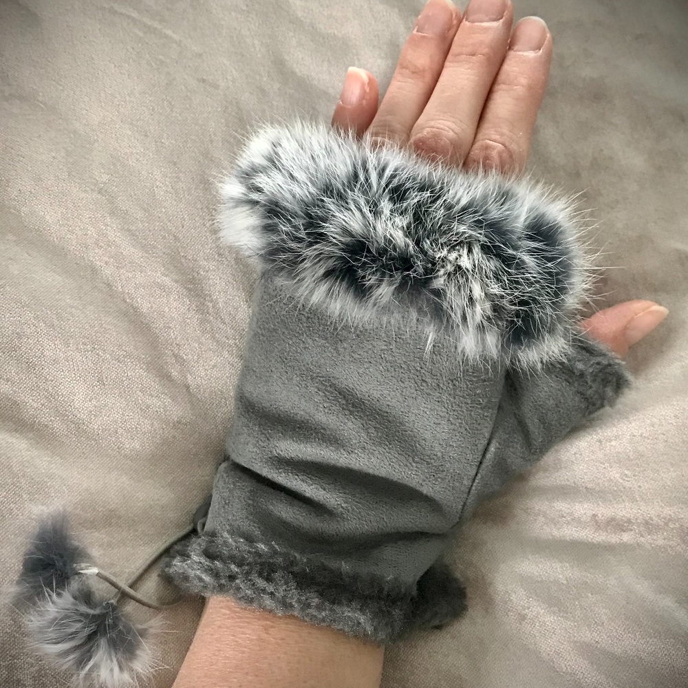 Grey fur trimmed wrist warmers